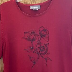 TanJay Red Short Sleeve Floral Top excellent condition!!